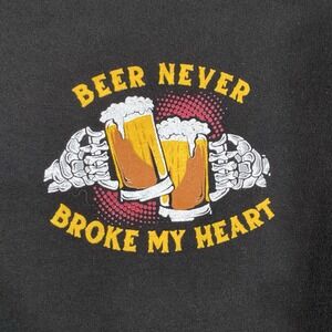 Assholes*s Live Forever Beer Never Broke My Heart  TShirt Men's Small Black